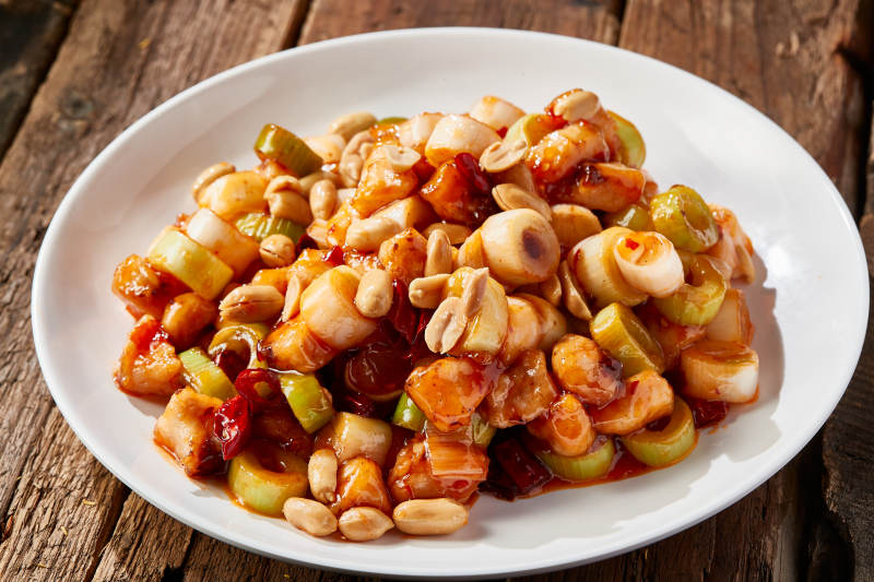 传统菜肴川香宫保鸡丁图片