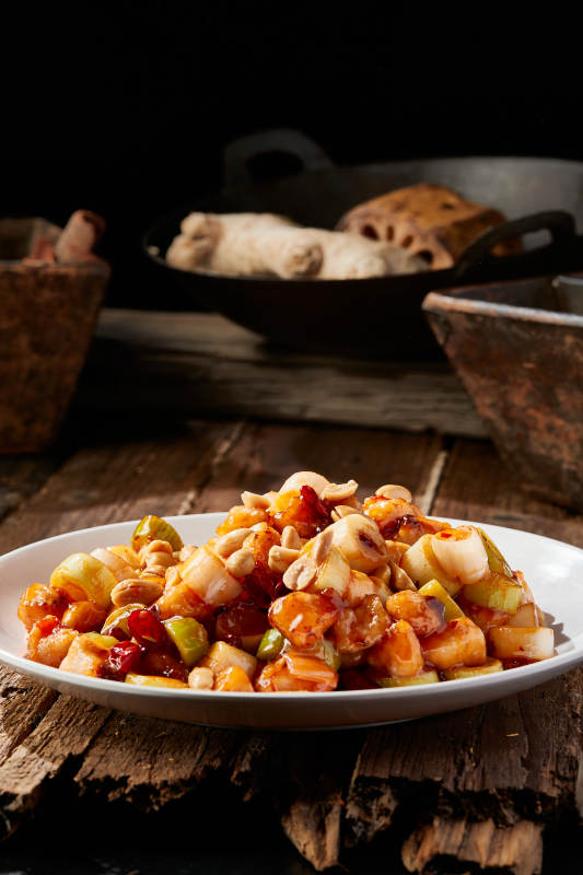 传统菜肴川香宫保鸡丁图片