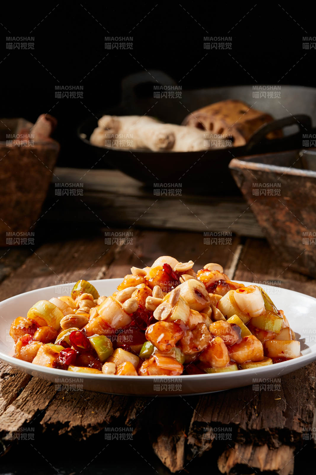 传统菜肴川香宫保鸡丁图片