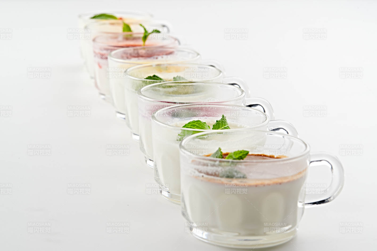 自制美味草原风味的多口味纯醸老酸奶图片