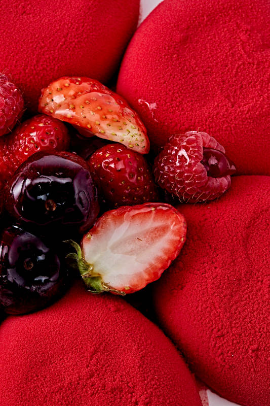 鲜水果抹茶心形奶油慕斯蛋糕图片