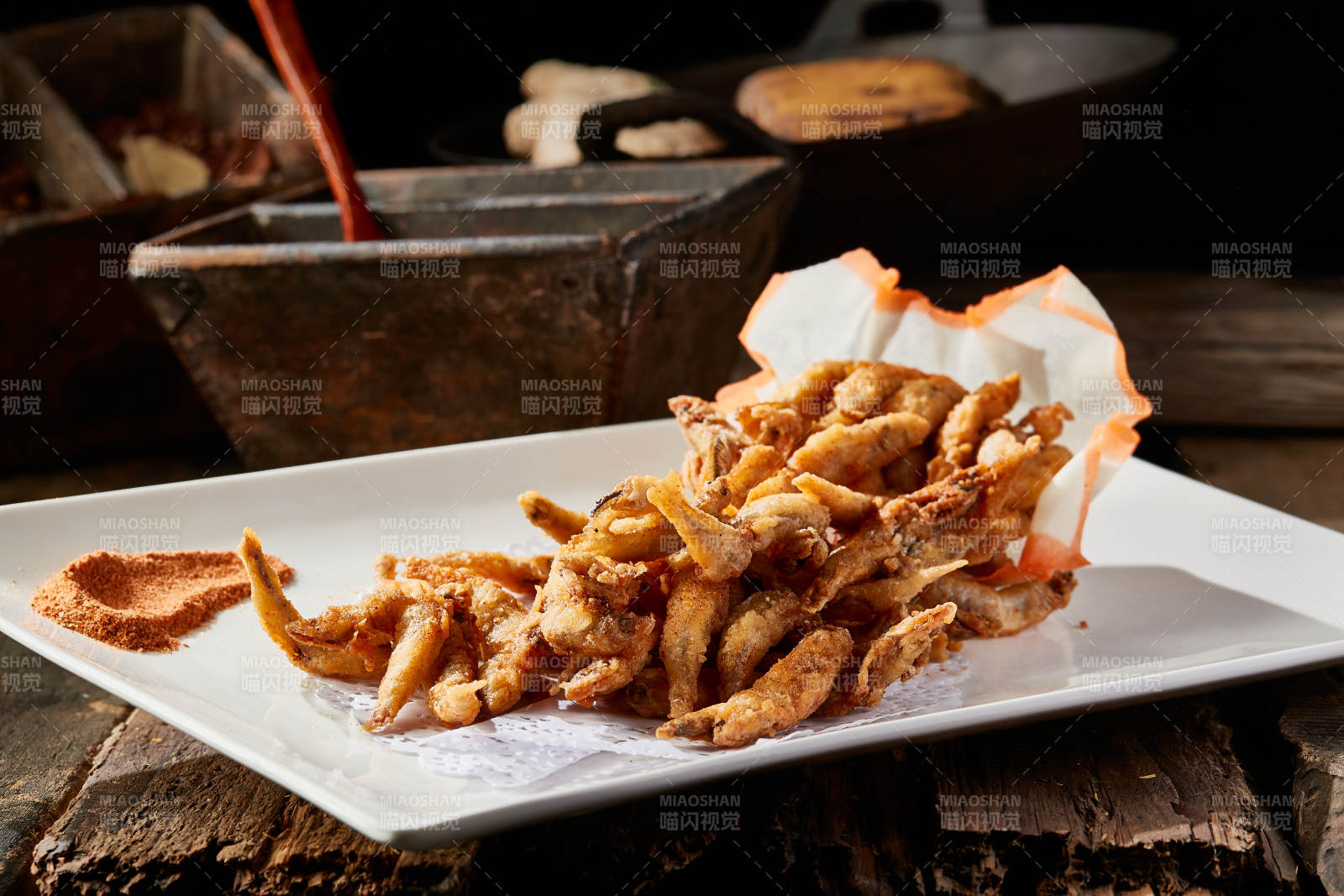 散粉干炸野生小河鱼图片