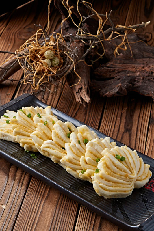 葱香油酥白面花馍图片