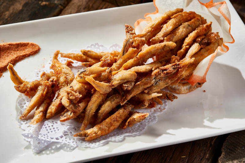 散粉干炸野生小河鱼图片