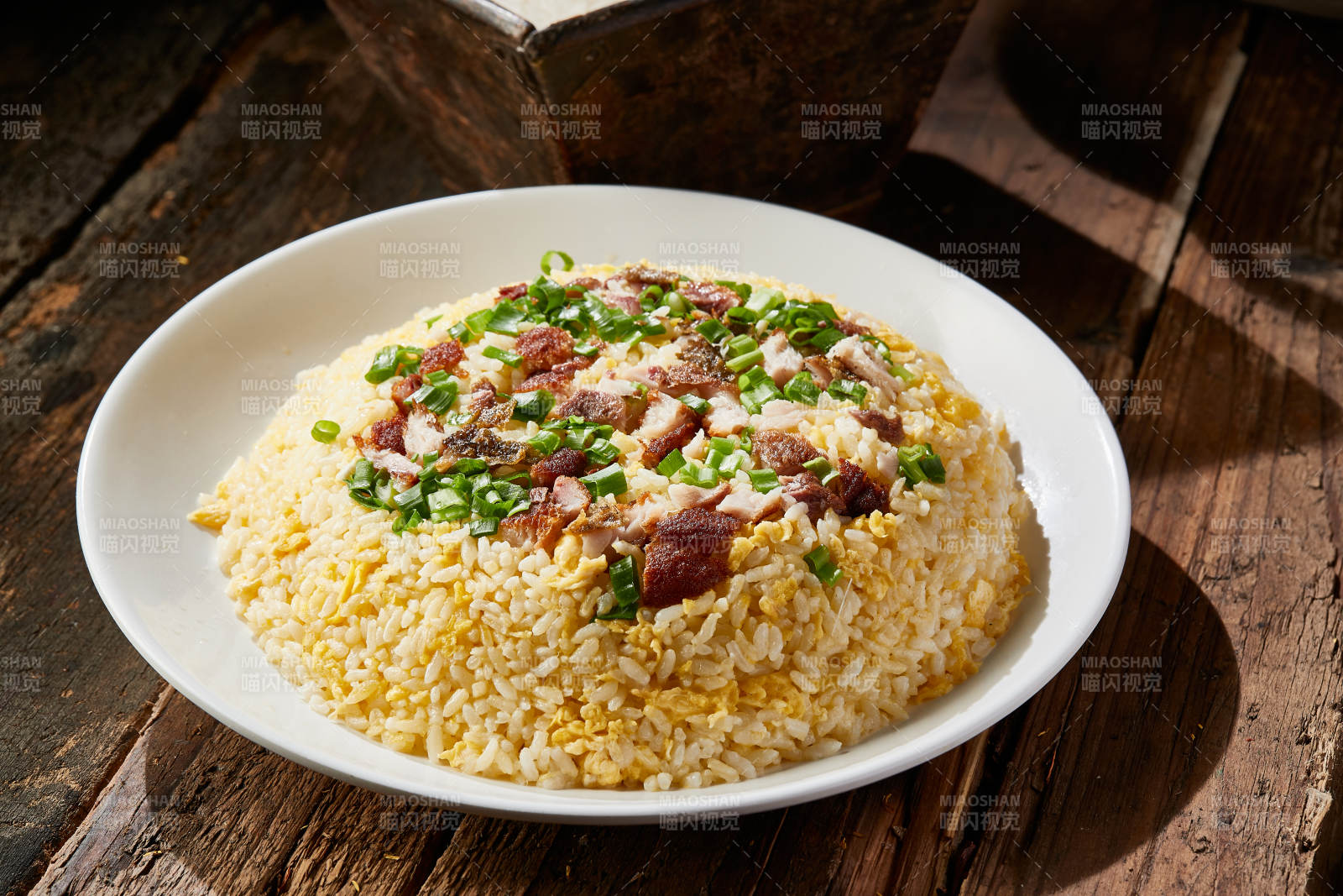 葱香熏鸡蛋炒饭图片