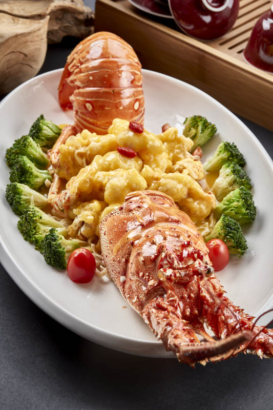 高级海鲜芙蓉炒澳洲大龙虾图片