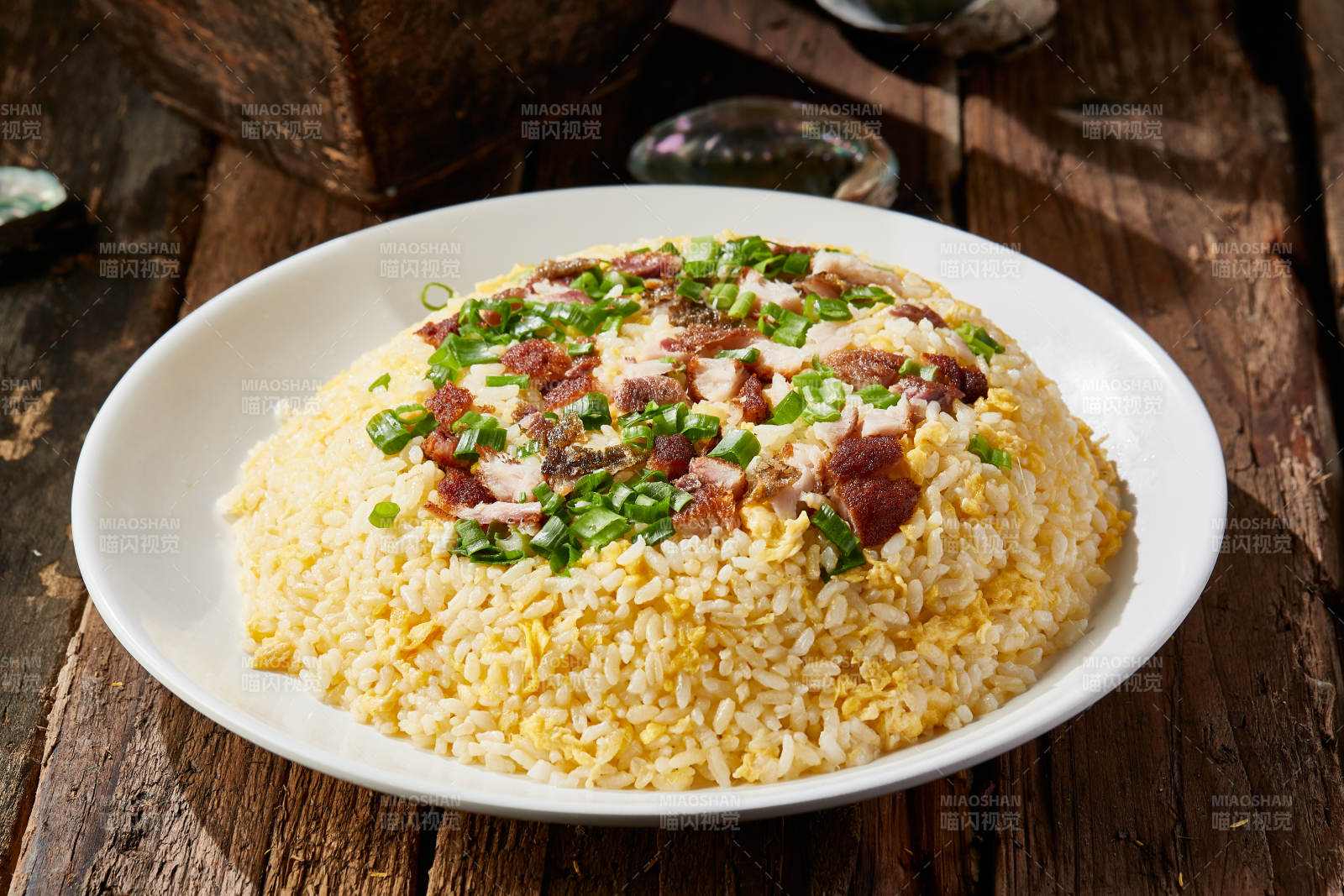 葱香熏鸡蛋炒饭图片