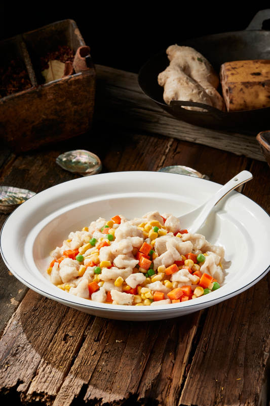 胡萝卜丁玉米粒青豆烩草鱼粒图片