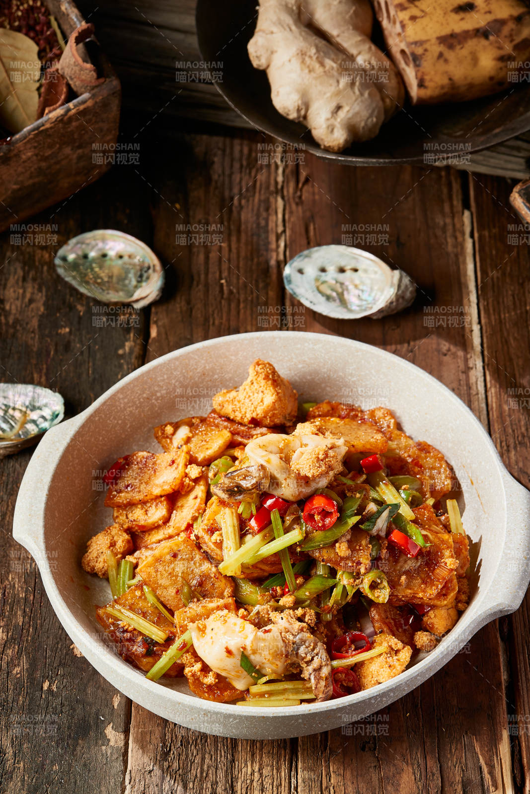 干锅鱼杂鱼籽土豆片图片