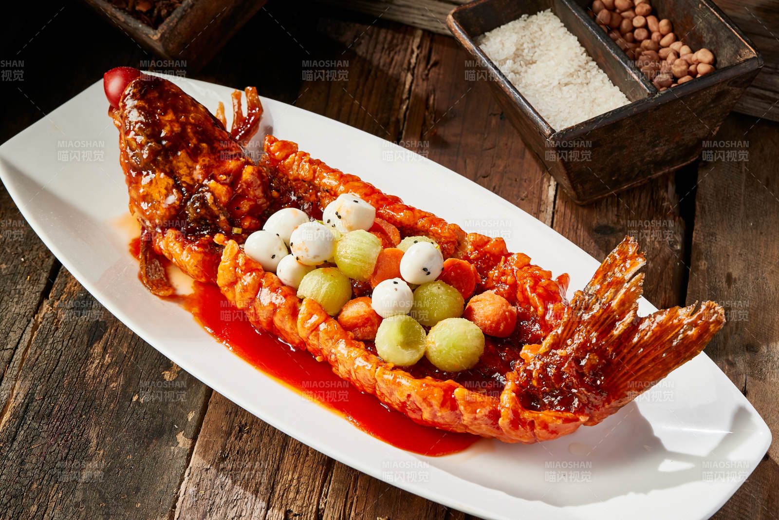 乘风破浪船型糖醋大鲤鱼图片