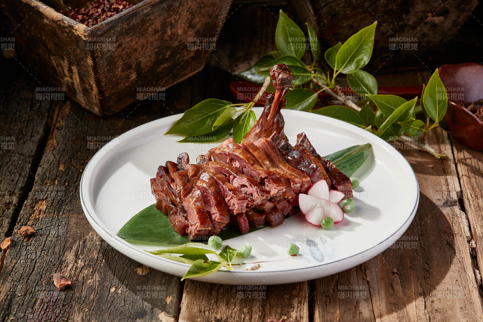 半只分切酱鸡图片