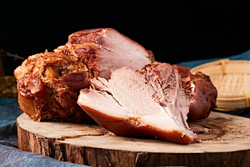 古法烟熏大猪肘肘子图片