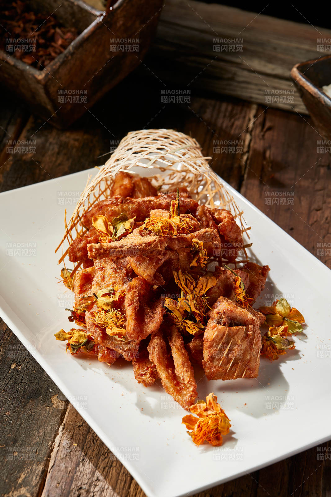 金莲拌干炸野生草鱼排图片