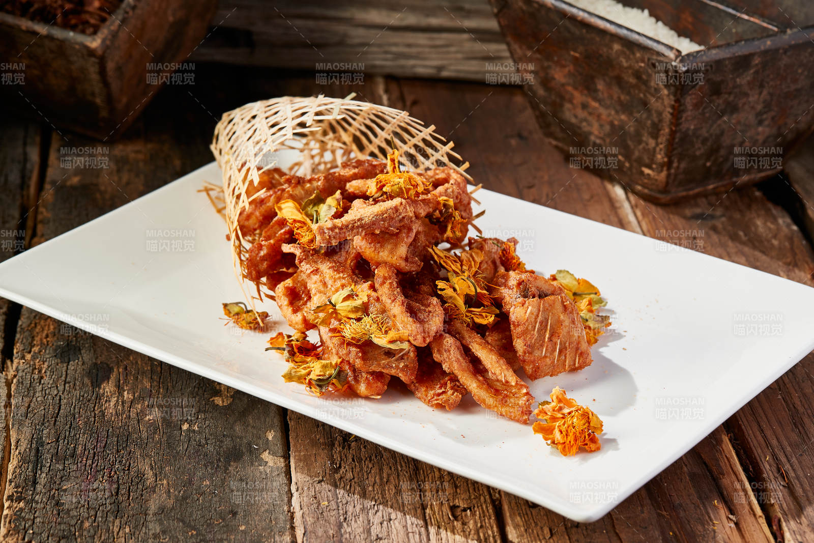 金莲拌干炸野生草鱼排图片