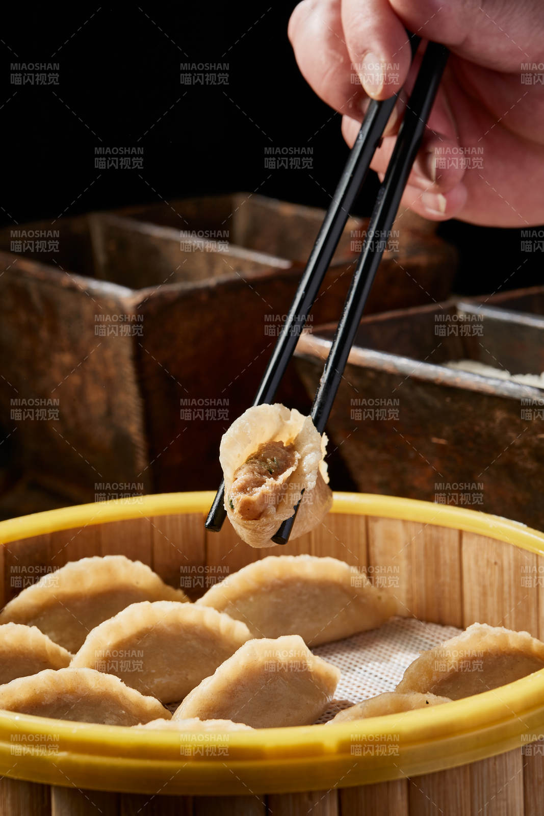 粗粮莜面鱼肉馅蒸饺图片