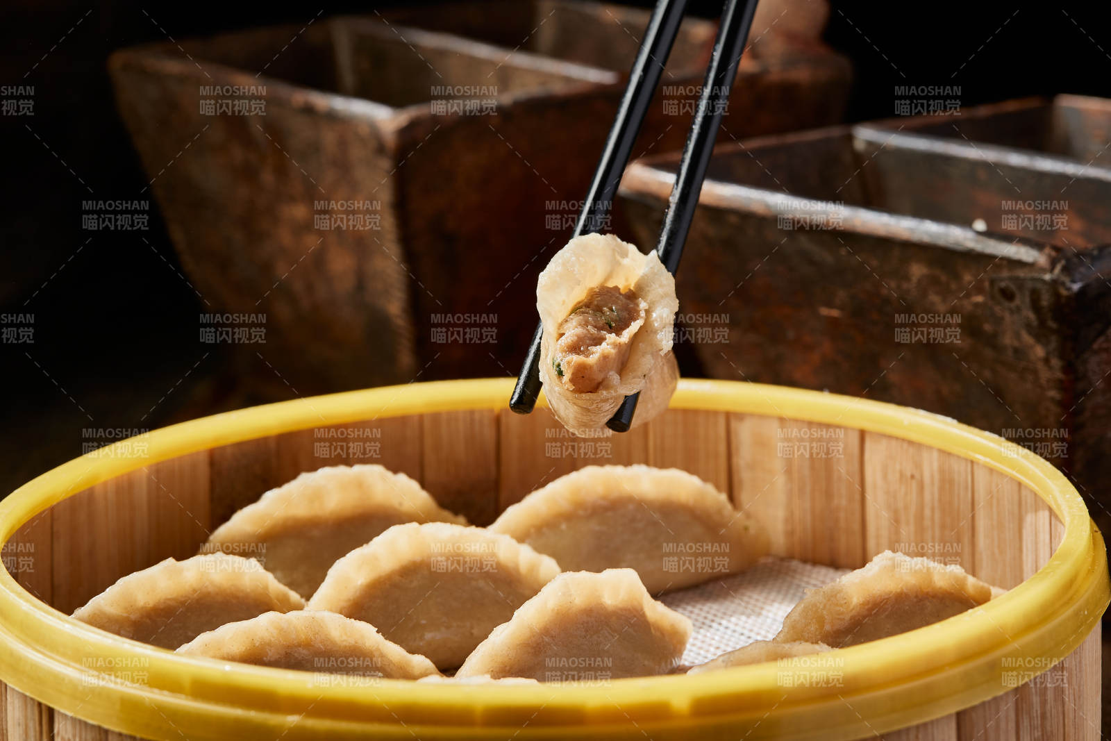 粗粮莜面鱼肉馅蒸饺图片