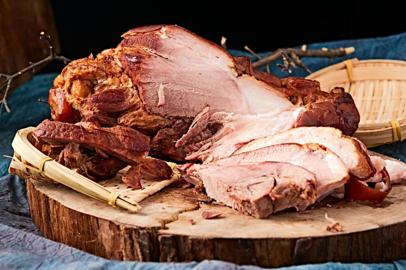 古法烟熏大猪肘肘子图片