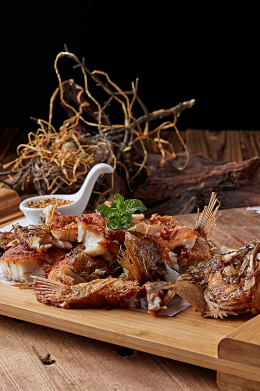 手撕炭烤桂鱼图片