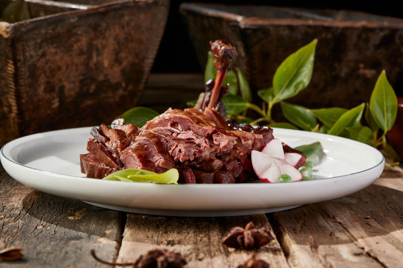 半只分切酱鸡图片