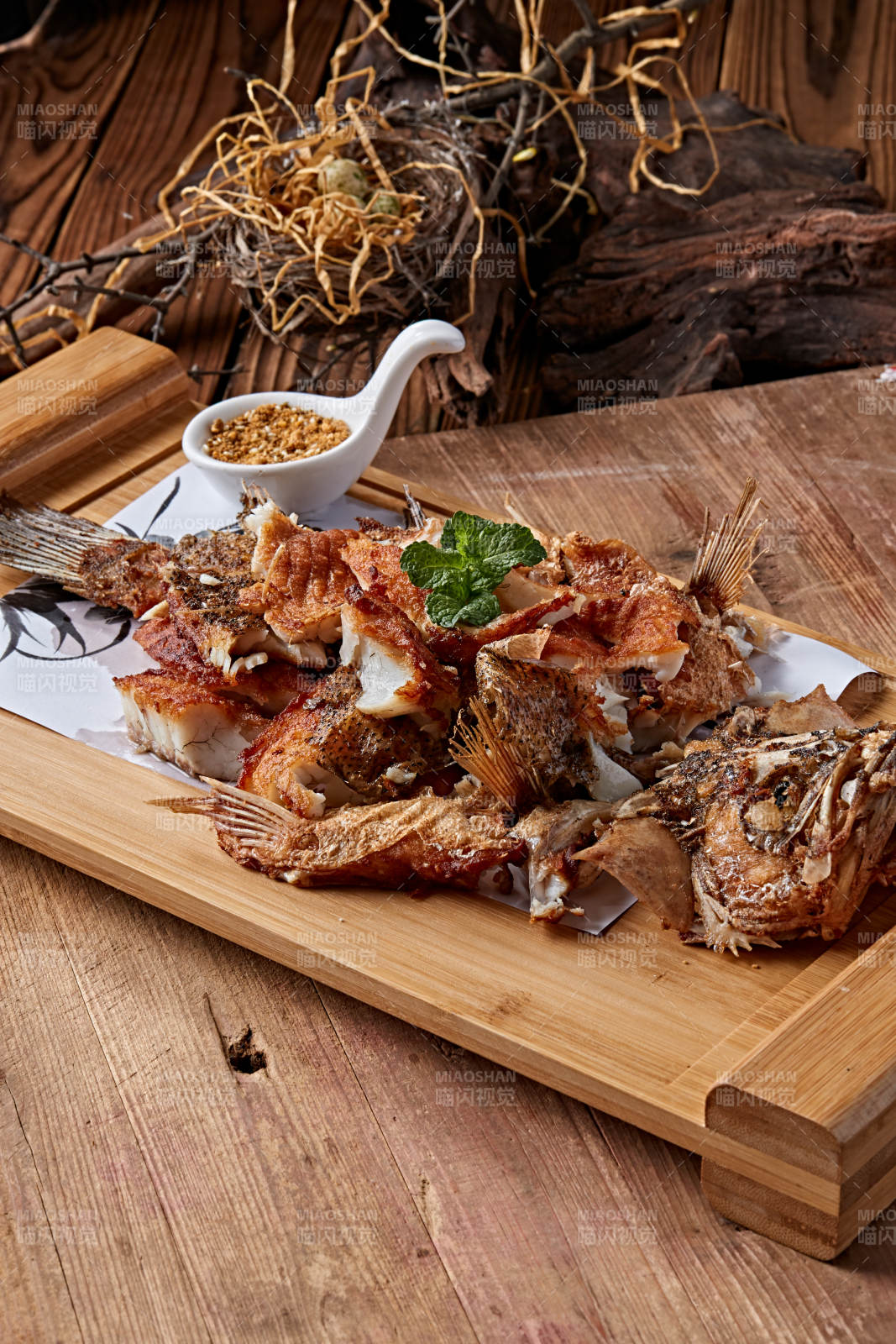 手撕炭烤桂鱼图片