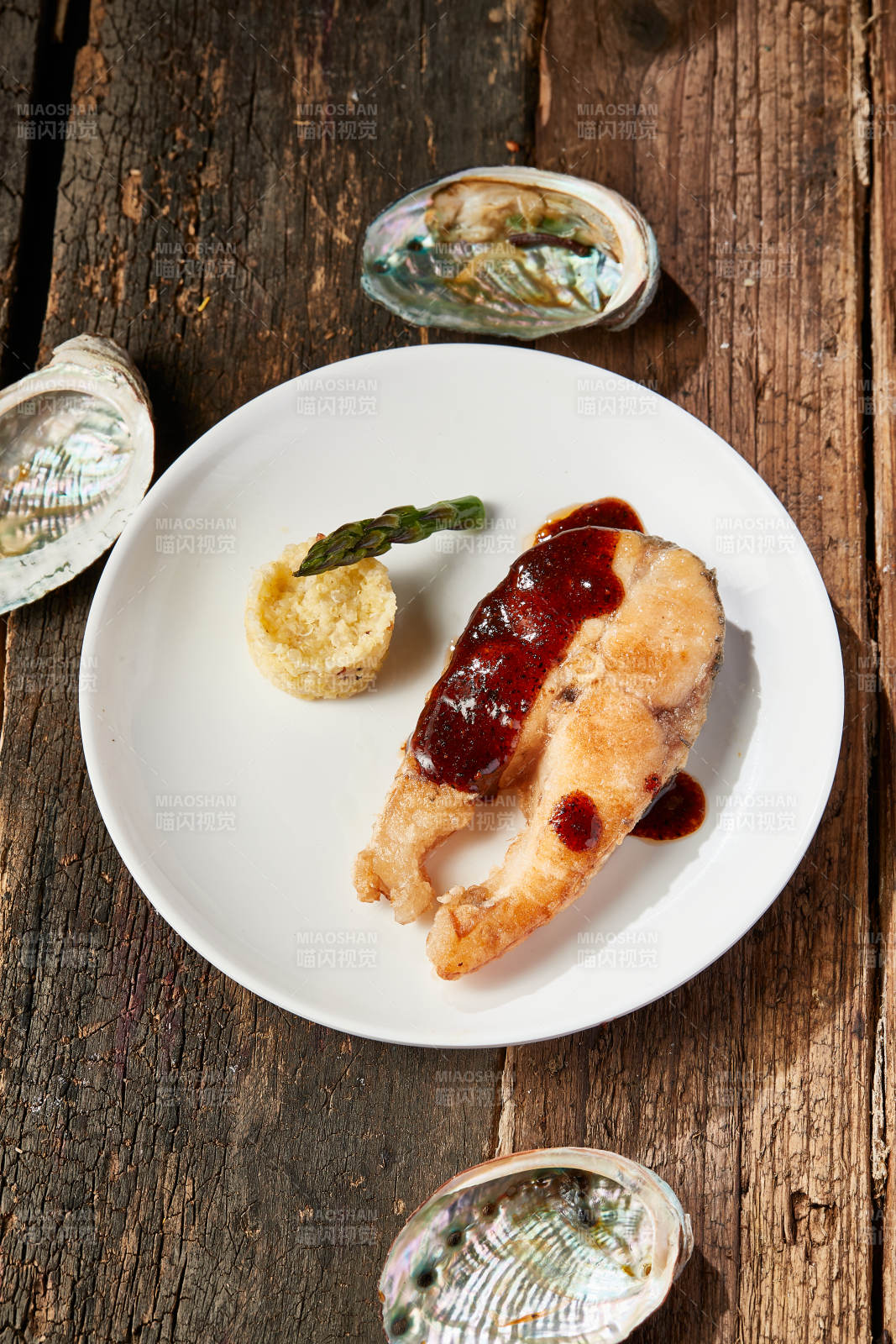 藜麦饭配香煎野生草鱼图片