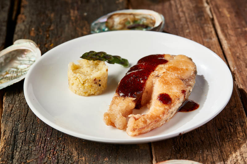 藜麦饭配香煎野生草鱼图片