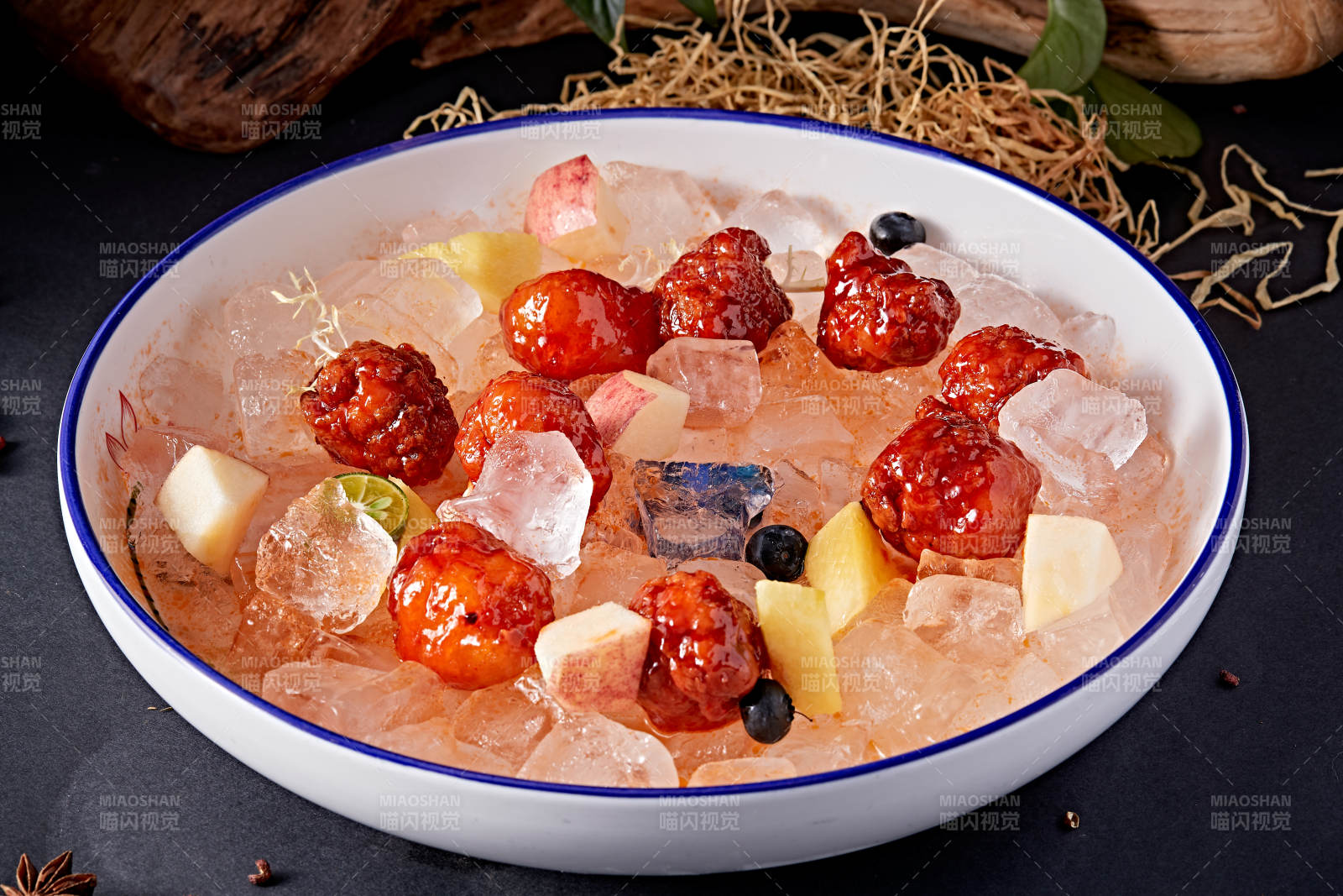 冰镇水晶果味凤梨咕咾肉图片