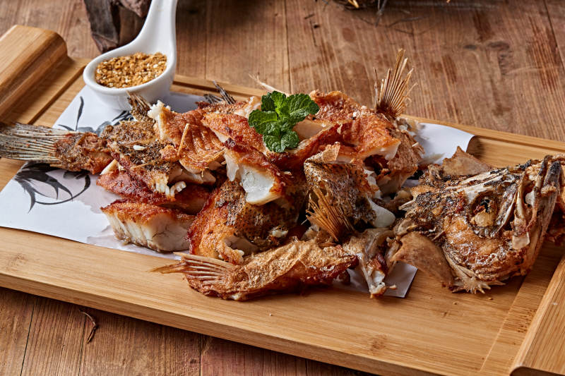 手撕炭烤桂鱼图片