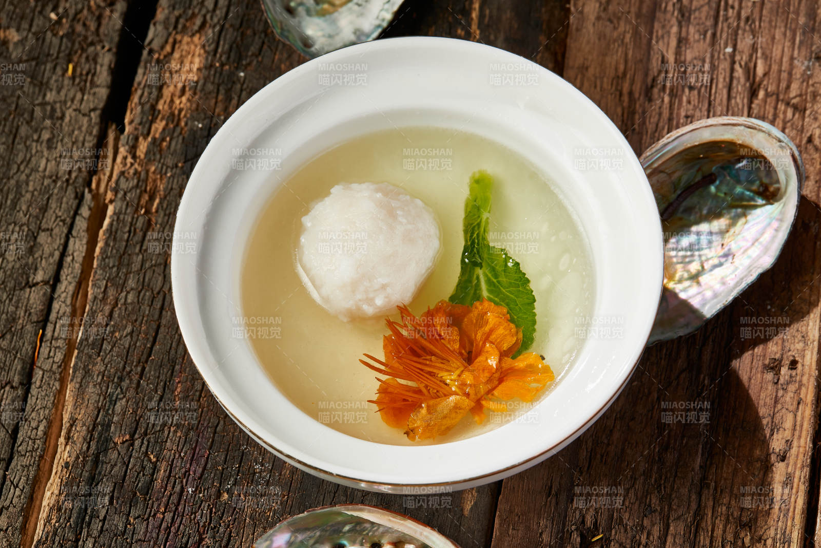 位菜野生草鱼丸炖煮金莲花图片