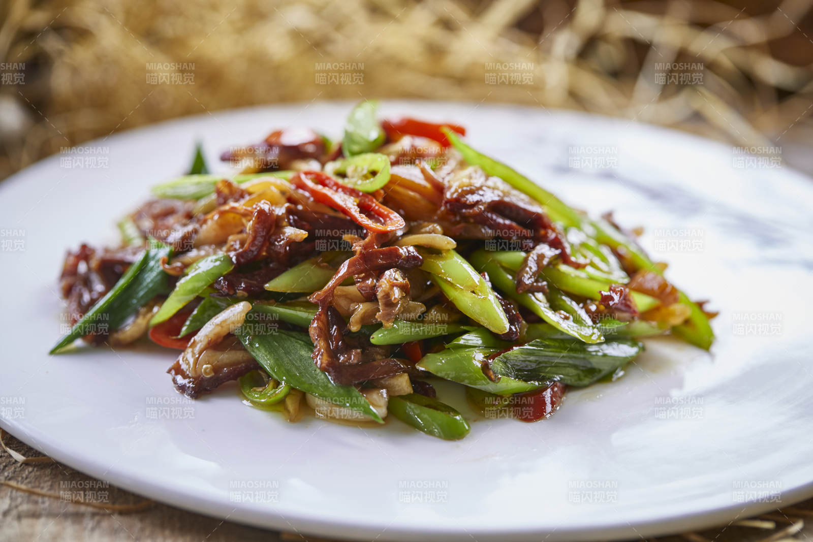 尖椒韭菜小炒猪头肉图片