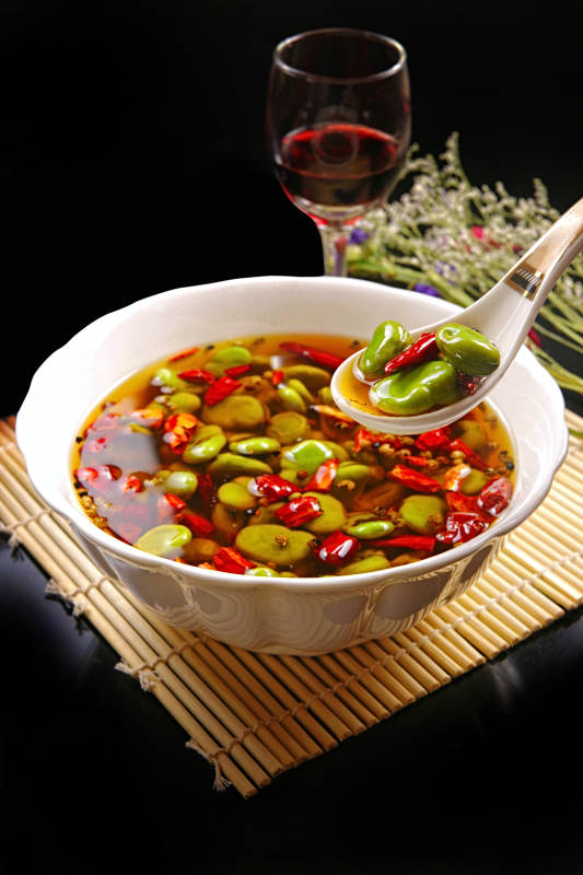 香辣水煮蚕豆图片