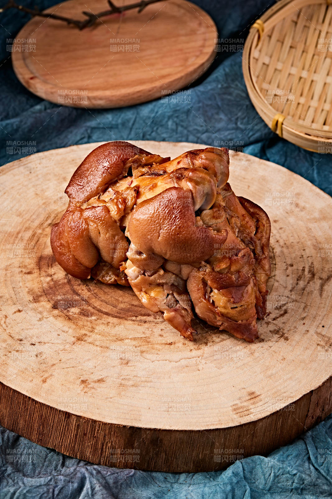 美味熏酱猪蹄图片