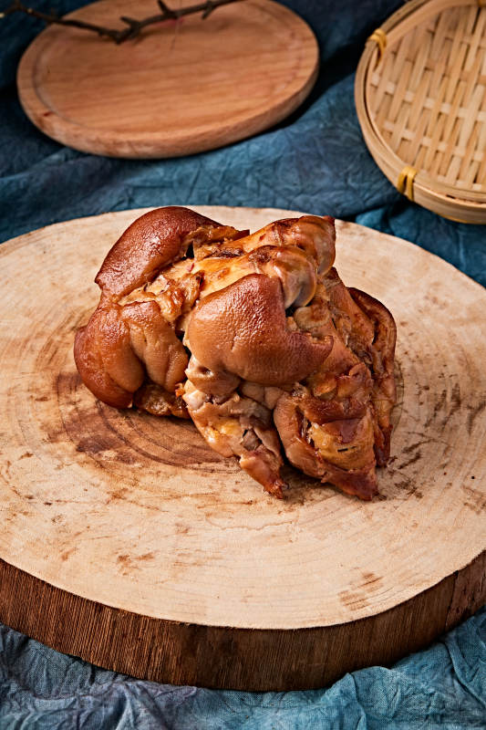 美味熏酱猪蹄图片