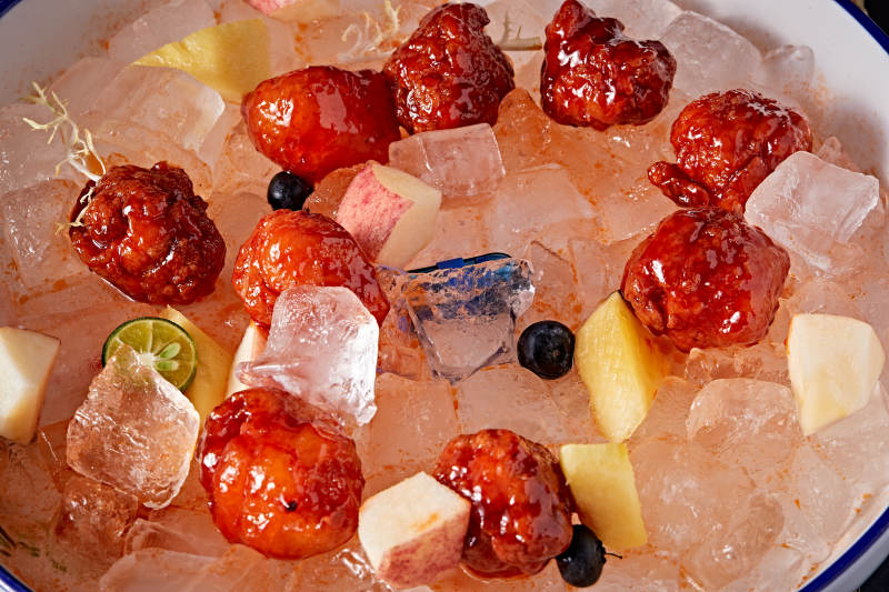 冰镇水晶果味凤梨咕咾肉图片