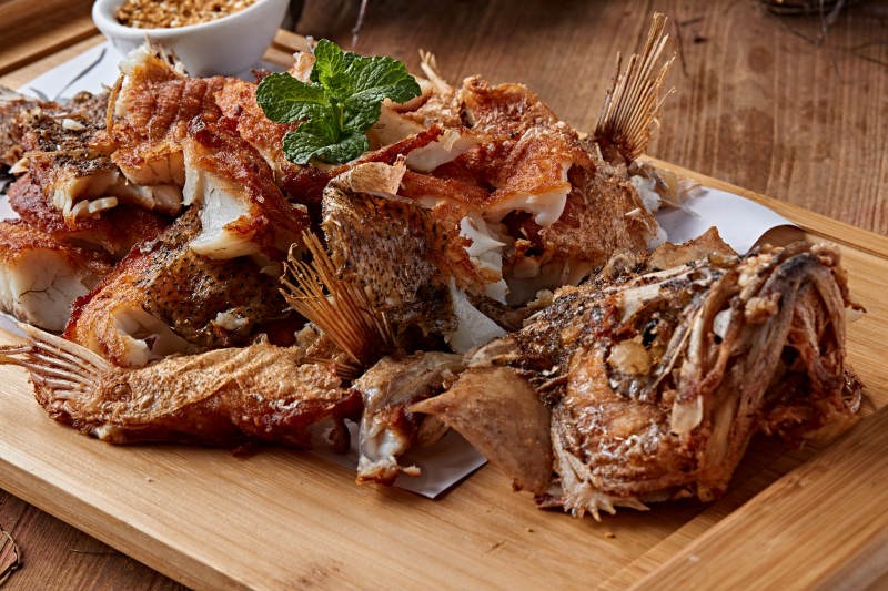 手撕炭烤桂鱼图片