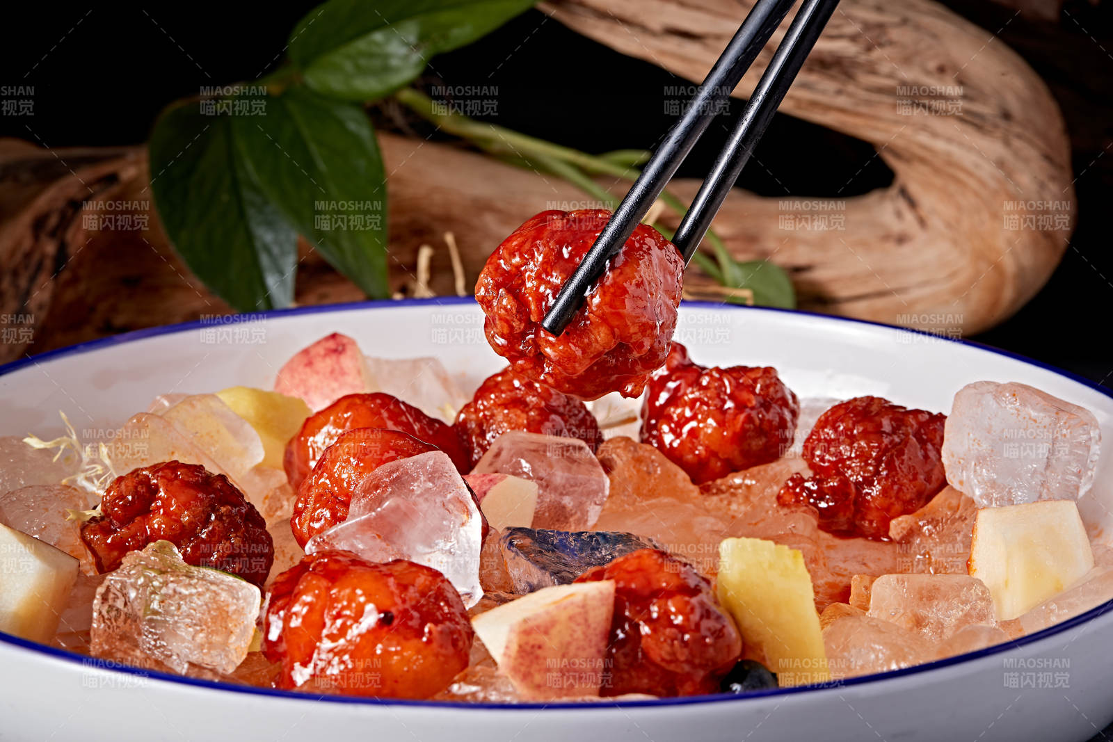 冰镇水晶果味凤梨咕咾肉图片