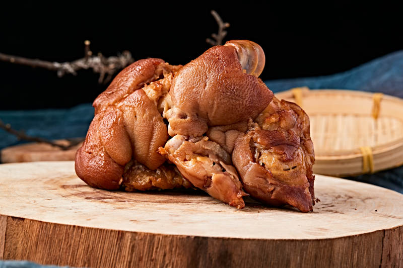 美味熏酱猪蹄图片