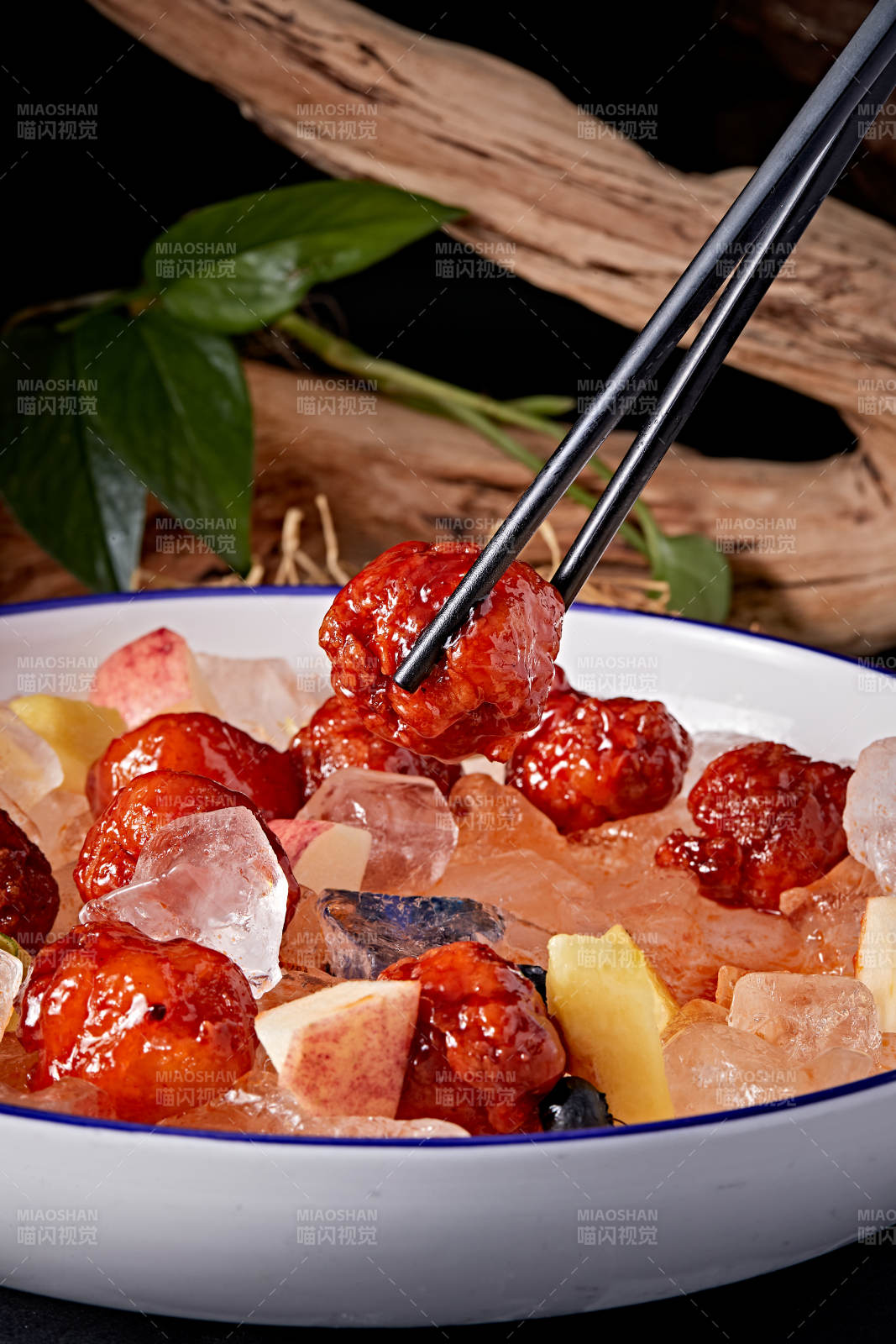 冰镇水晶果味凤梨咕咾肉图片