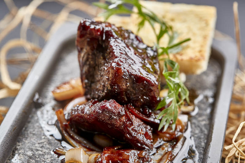 精美时尚位菜铁板蒜香和牛块图片