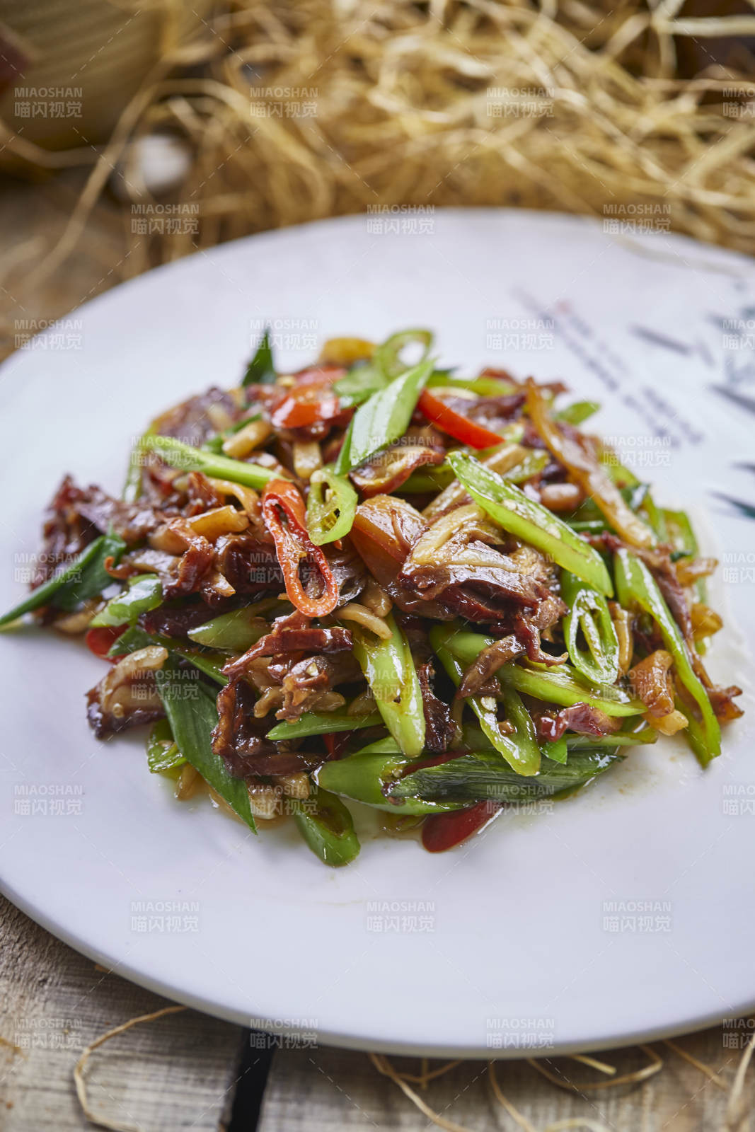 尖椒韭菜小炒猪头肉图片