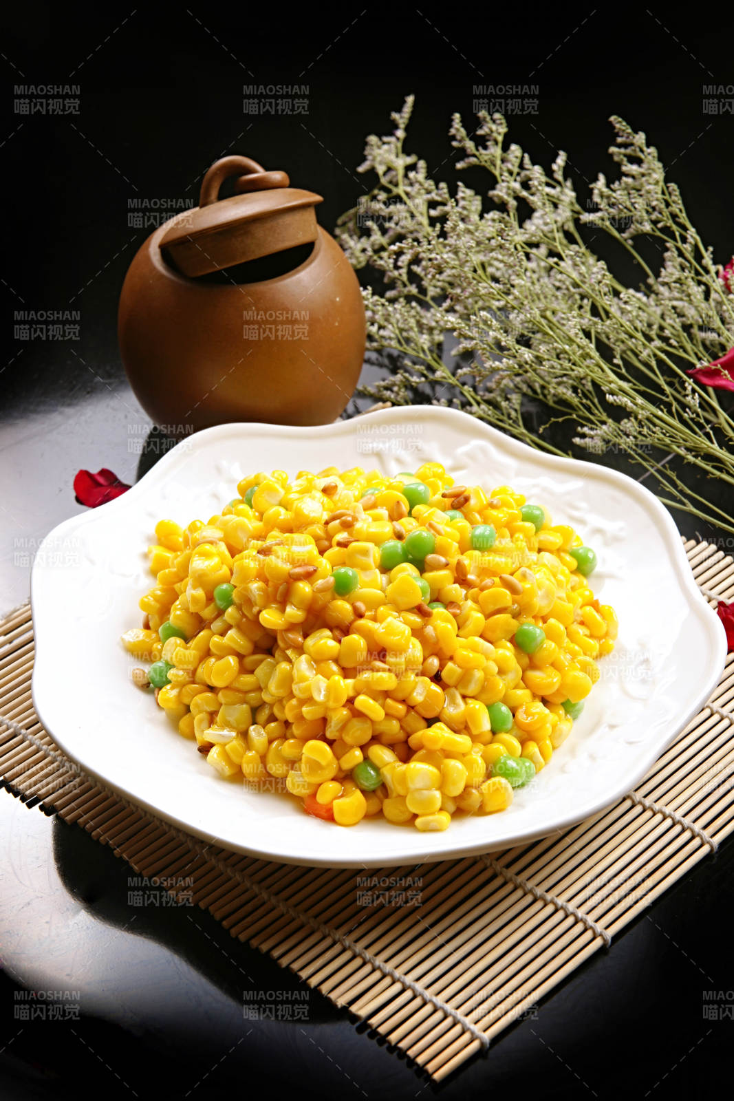 小炒松仁玉米图片