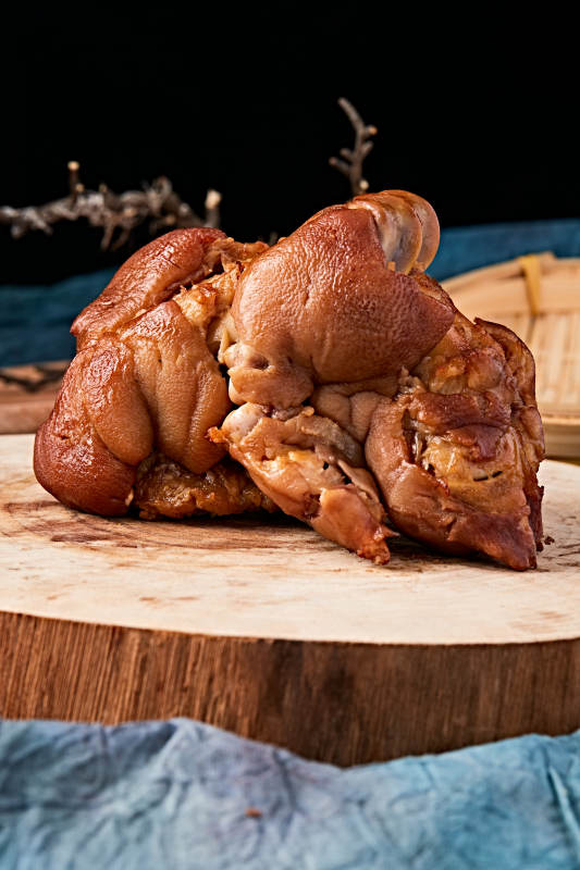 美味熏酱猪蹄图片