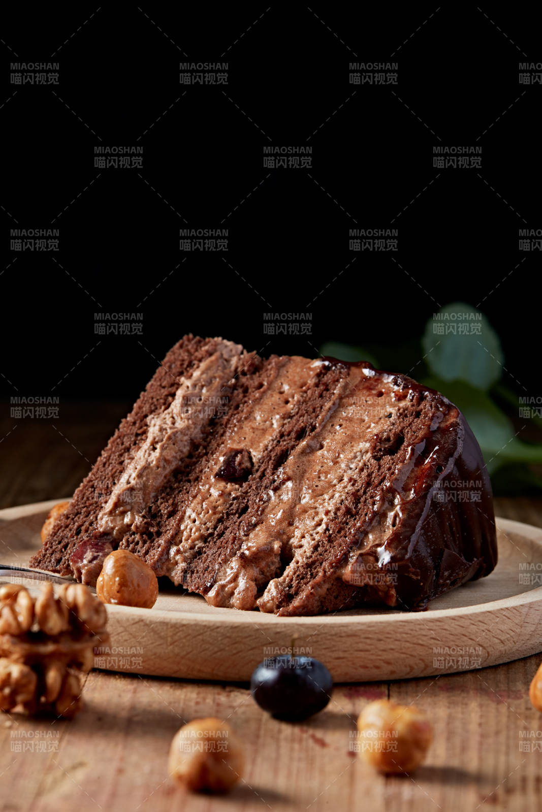 蓝莓草莓车厘子巧克力鲜奶慕斯生日蛋糕图片