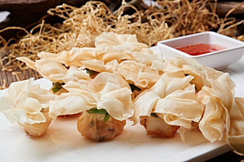 油炸虾肉馅口袋馄饨图片