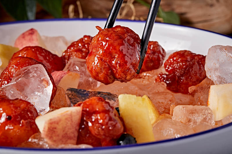 冰镇水晶果味凤梨咕咾肉图片