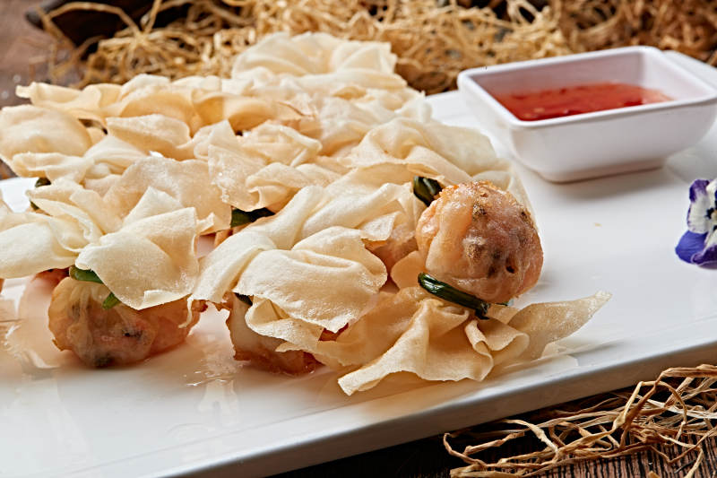 油炸虾肉馅口袋馄饨图片