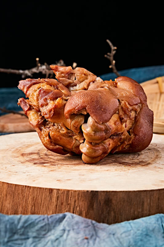 美味熏酱猪蹄图片