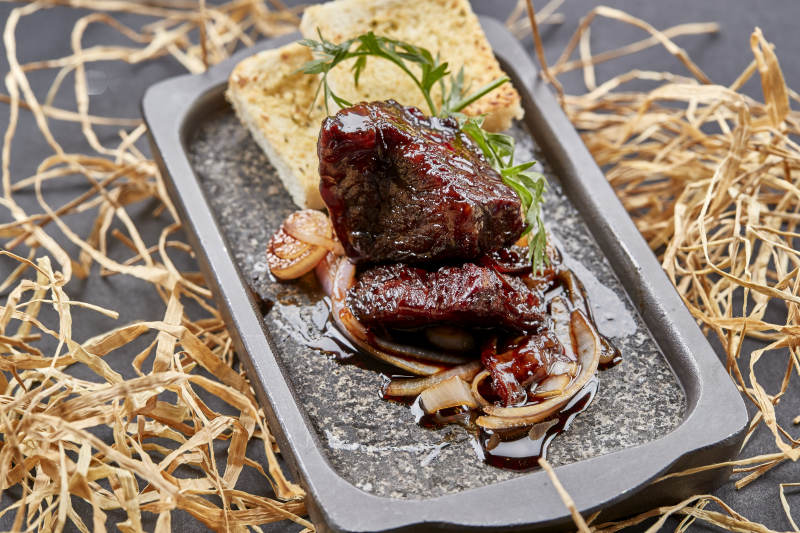 精美时尚位菜铁板蒜香和牛块图片