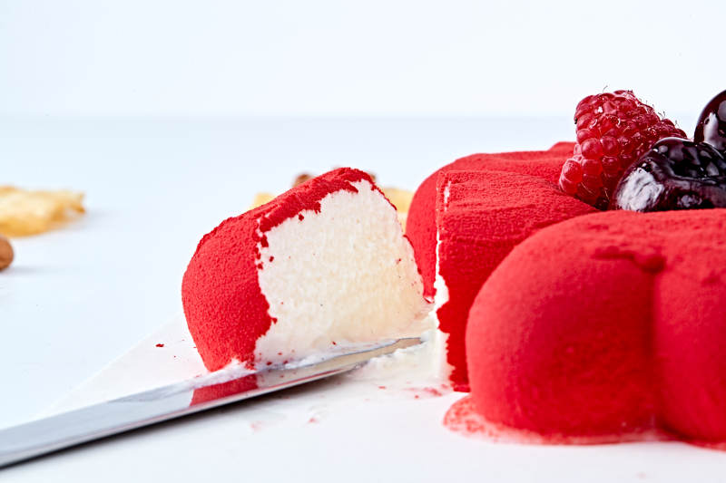 鲜水果抹茶心形奶油慕斯蛋糕图片