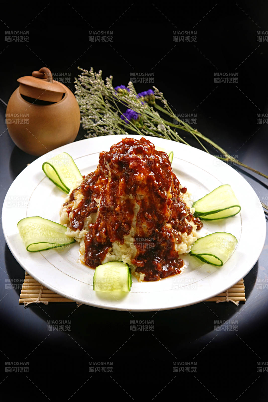 炸酱酸菜土豆泥图片